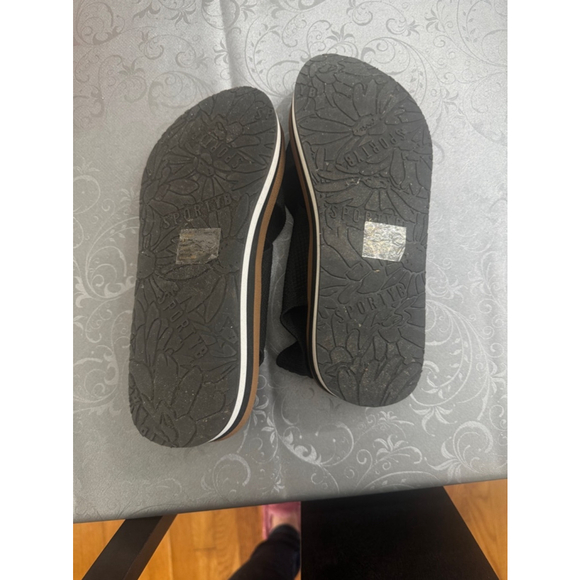 EUC YELLOW BOX SLING BACK SANDALS IN BLACK CANVAS - Picture 2 of 2